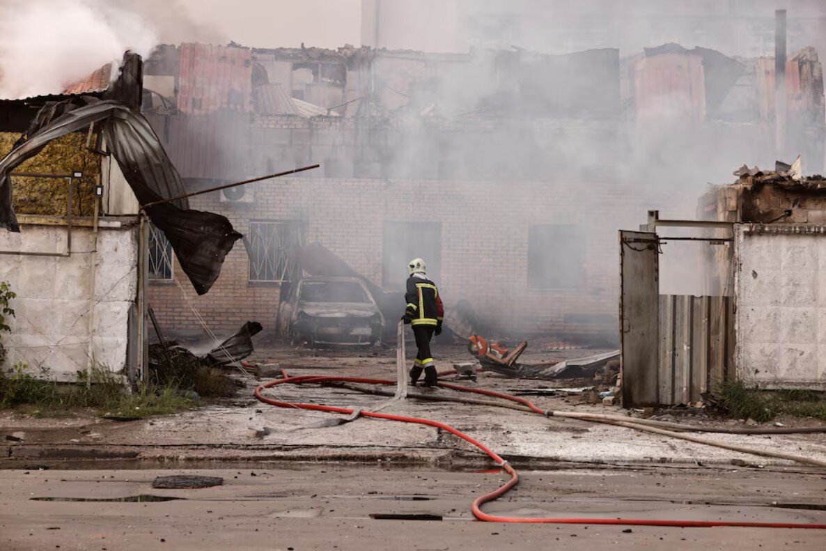 بزرگترین و بیسابقهترین حمله روسیه به اوکراین؛کییف زیر آتش رفت/رویترز:شب سخت اوکراین؛زایشگاه هدف گرفته شد/سیانان:ویدئوها تکاندهنده هستند/تصاویر