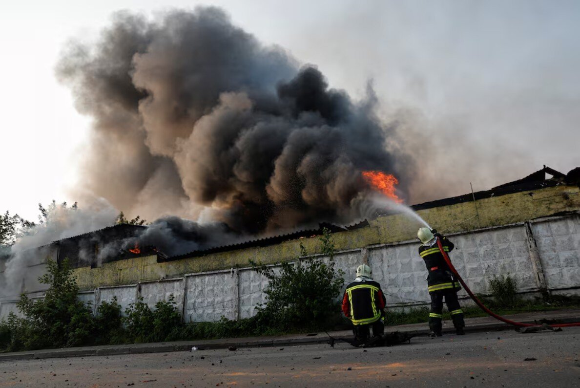 بزرگترین و بیسابقهترین حمله روسیه به اوکراین؛کییف زیر آتش رفت/رویترز:شب سخت اوکراین؛زایشگاه هدف گرفته شد/سیانان:ویدئوها تکاندهنده هستند/تصاویر