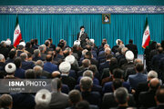 تصاویری از دیدار نمایندگان مجلس با رهبر انقلاب/ کدام نمایندگان در صف اول نشستند؟