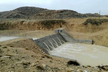 آبگیری ۳۰ هزار مترمکعبی سازه‌های آبخیزداری هرمزگان