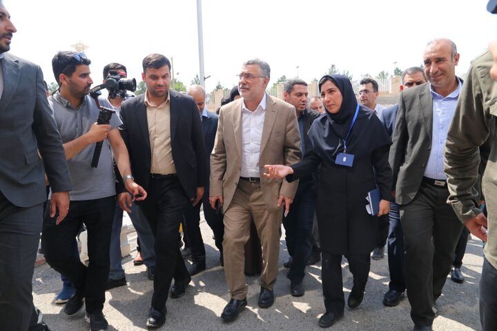 بازدید  وزیر بهداشت، درمان و آموزش پزشکی در بدو ورود به استان ایلام از بیمارستان رازی
