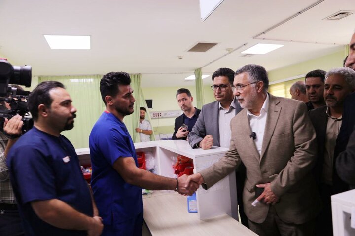 بازدید  وزیر بهداشت، درمان و آموزش پزشکی در بدو ورود به استان ایلام از بیمارستان رازی