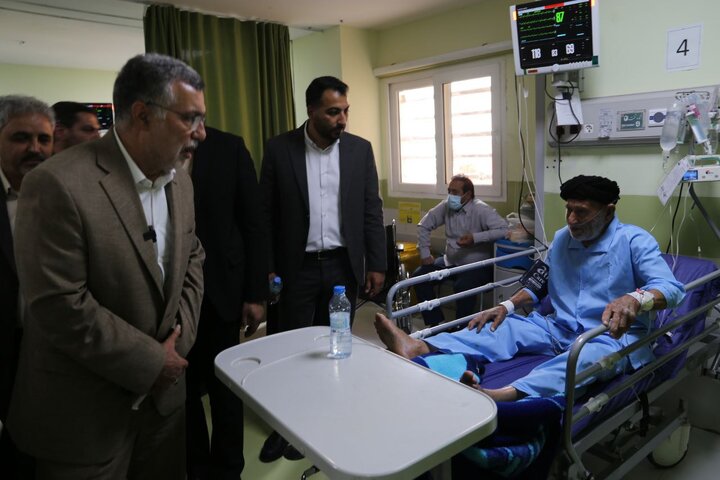 بازدید  وزیر بهداشت، درمان و آموزش پزشکی در بدو ورود به استان ایلام از بیمارستان رازی