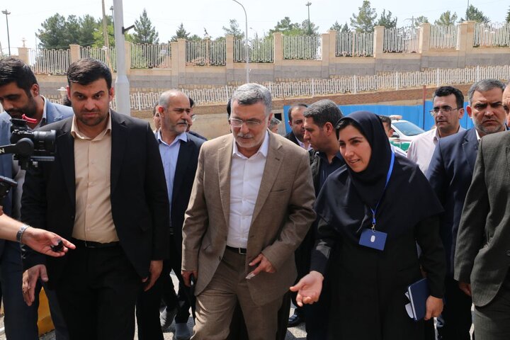 بازدید  وزیر بهداشت، درمان و آموزش پزشکی در بدو ورود به استان ایلام از بیمارستان رازی