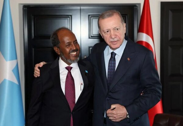 استقرار بالگردهای جنگی و پهپاد پیشرفته ترکیه در سومالی/اردوغان به دنبال نفوذ نظامی در عمق آفریقا