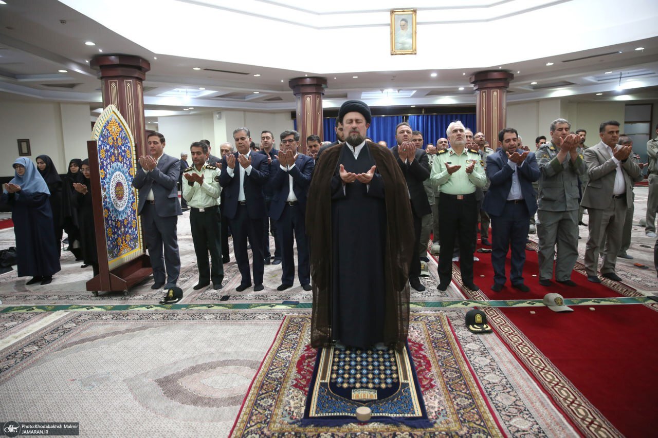 وقتی سیدحسن خمینی سوژهی دوربینهای سلفی میشود