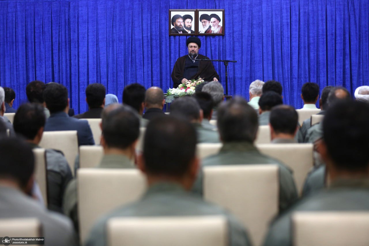 وقتی سیدحسن خمینی سوژهی دوربینهای سلفی میشود