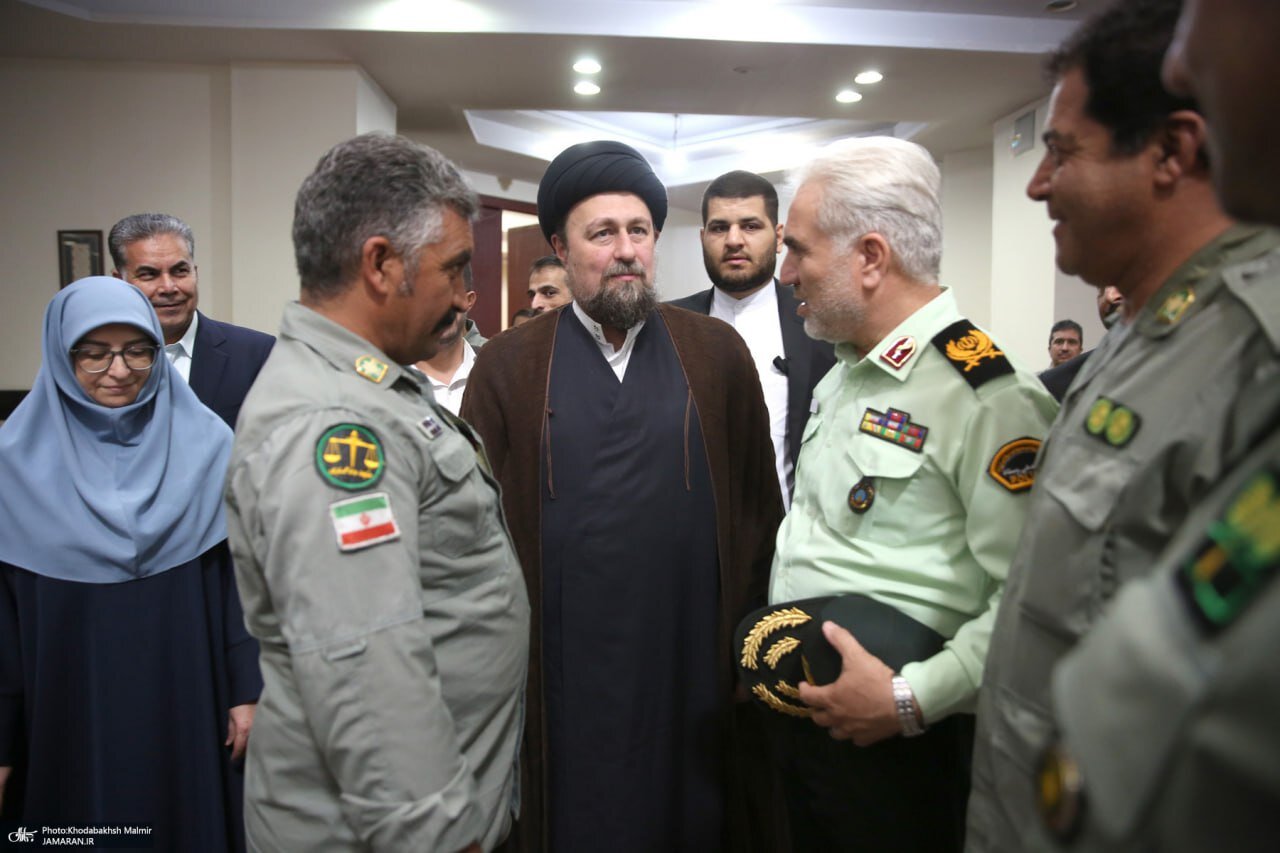 وقتی سیدحسن خمینی سوژهی دوربینهای سلفی میشود