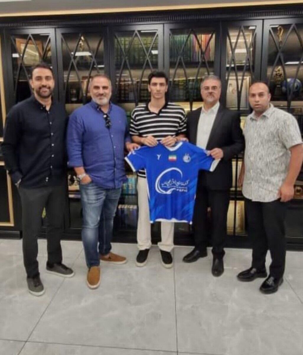 عکس| ایجنت جنجالی کنار خرید جدید استقلال!