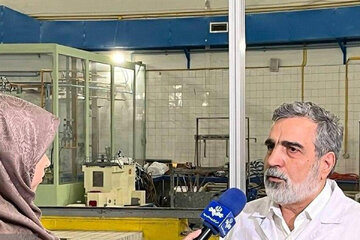 کمالوندی: بازرسان آژانس بر تعویض سوخت نیروگاه اتمی بوشهر نظارت میکنند کمالوندی: بازرسان آژانس بر تعویض سوخت نیروگاه اتمی بوشهر نظارت میکنند