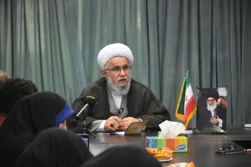 عضو خبرگان رهبری: برخی از رسانهها ناخودآگاه صدای رسانههای غرب میشوند / نظام سلطه بودجه اختصاص میدهد تا از ولایت روایتگری وارونه داشته باشد