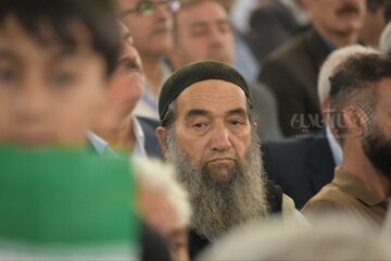 دیدار عمومی پزشکیان با مردم در مصلی شهر ایلام