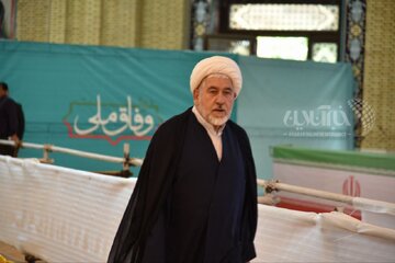 دیدار عمومی پزشکیان با مردم در مصلی شهر ایلام