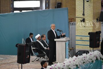 دیدار عمومی پزشکیان با مردم در مصلی شهر ایلام