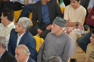 دیدار عمومی پزشکیان با مردم در مصلی شهر ایلام
