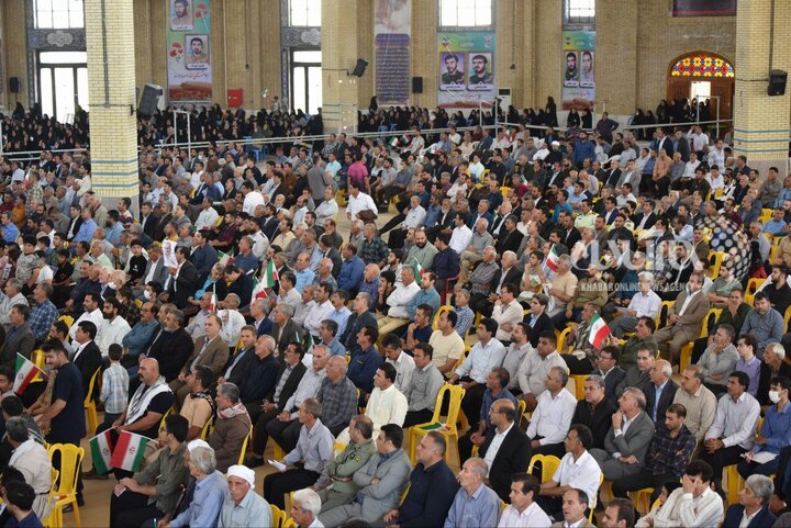 دیدار عمومی پزشکیان با مردم در مصلی شهر ایلام