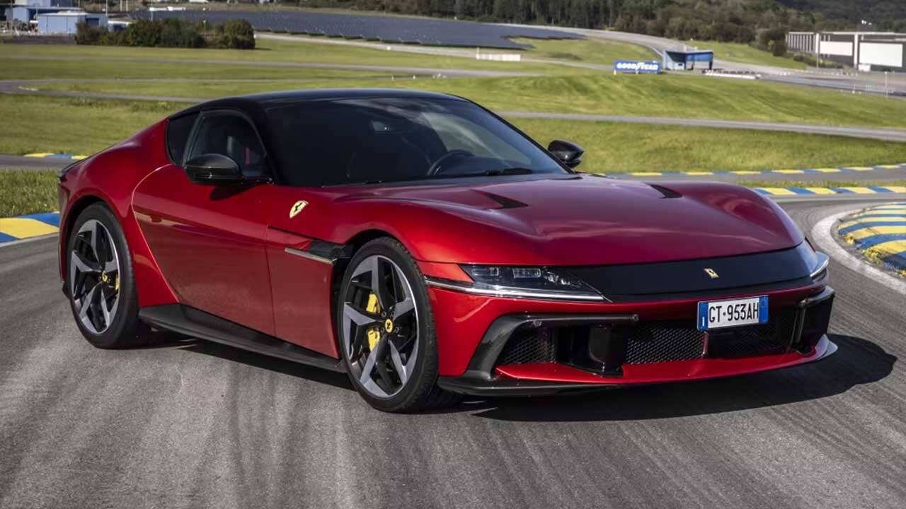 مقایسه موتورهای V۱۲ و W۱۲ / کدام موتور بهتر است؟ /عکس