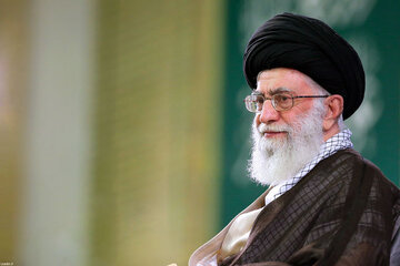پوستر معنادار سایت رهبر انقلاب با هشتگ رژیم کودک کش