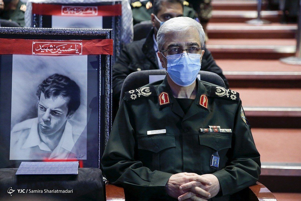 قابی ماندگار و تلخ از شهید سردار باقری در کنار برادر شهیدش