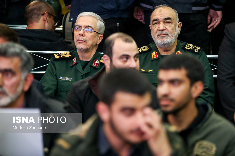 تصاویری از سرداران شهید حاجی زاده و باقری در کنار پزشکیان/ شمخانی و سردار قاآنی دوشادوش فرماندهان شهید سپاه