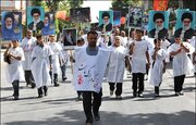 ببینید | حاضران در راهپیمایی کیلومتری غدیر در تهران کفن‌پوش به خیابان آمدند
