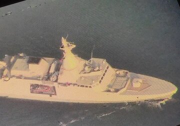 ناوشکن جاسوسی انگلیس در دریای عمان توسط ارتش متوقف شد