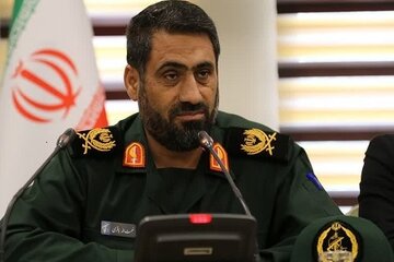 مردم حرکت مشکوک را به‌طور فوری به نیروهای نظامی و امنیتی گزارش دهند