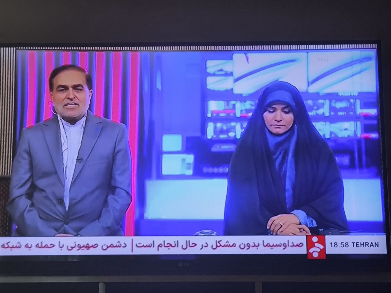 عکس | سحر امامی مجری صداوسیما به پخش زنده شبکه خبر بازگشت