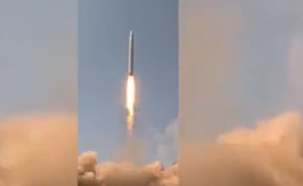 تصاویری از لحظه شلیک موشکهای سپاه در جریان موج دهم حمله علیه اسرائیل