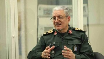 سخنگوی وزارت دفاع: جای فرماندهان طبق تدابیر تا چند رده بدون هیچ مشکلی پر میشود / ما یک ذخیره و گنجینه بزرگ از فرماندهان سه نسل دوران انقلاب را داریم