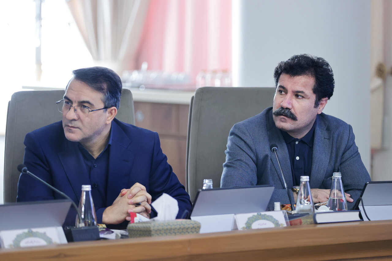 تصاویری از وزیر جدید اقتصاد در جلسه هیأت دولت/ زاکانی و رئیس صدا و سیما هم بودند+ عکس