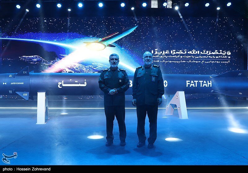 موشکی که پس از بررسی سامانههای پدافندی اسرائیلی ساخته شده است/ از نسل اول موشک فتاح در حمله به اسرائیل استفاده شد