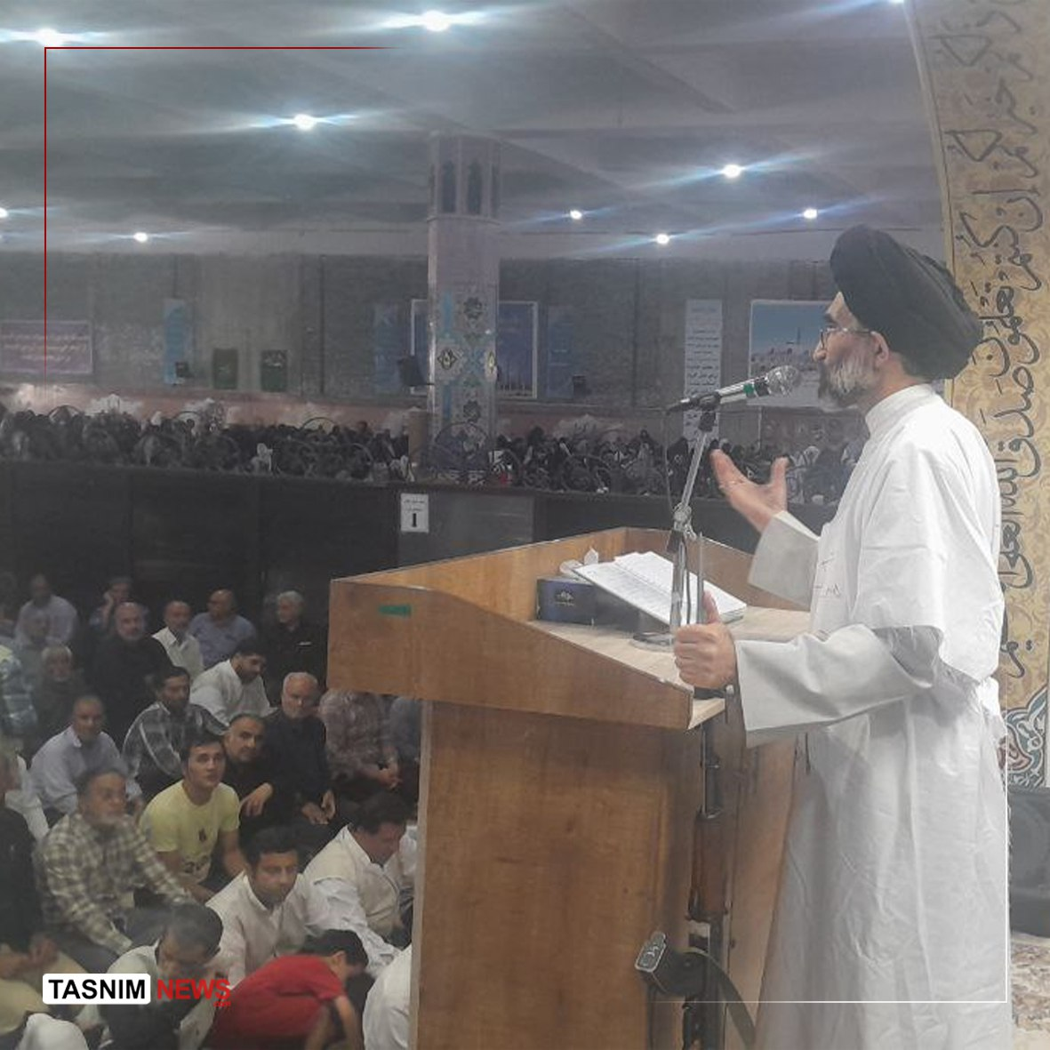 امام جمعه کاشان کفن‌پوش ‌به نماز جمعه رفت +تصاویر