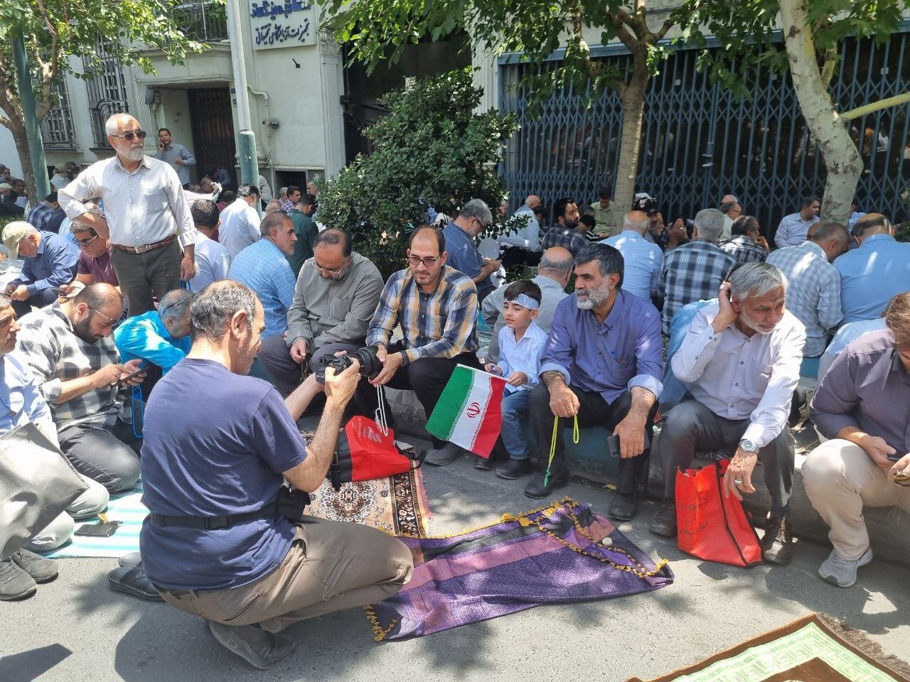 تصاویری از حضور تهرانی ها در نمازجمعه این هفته