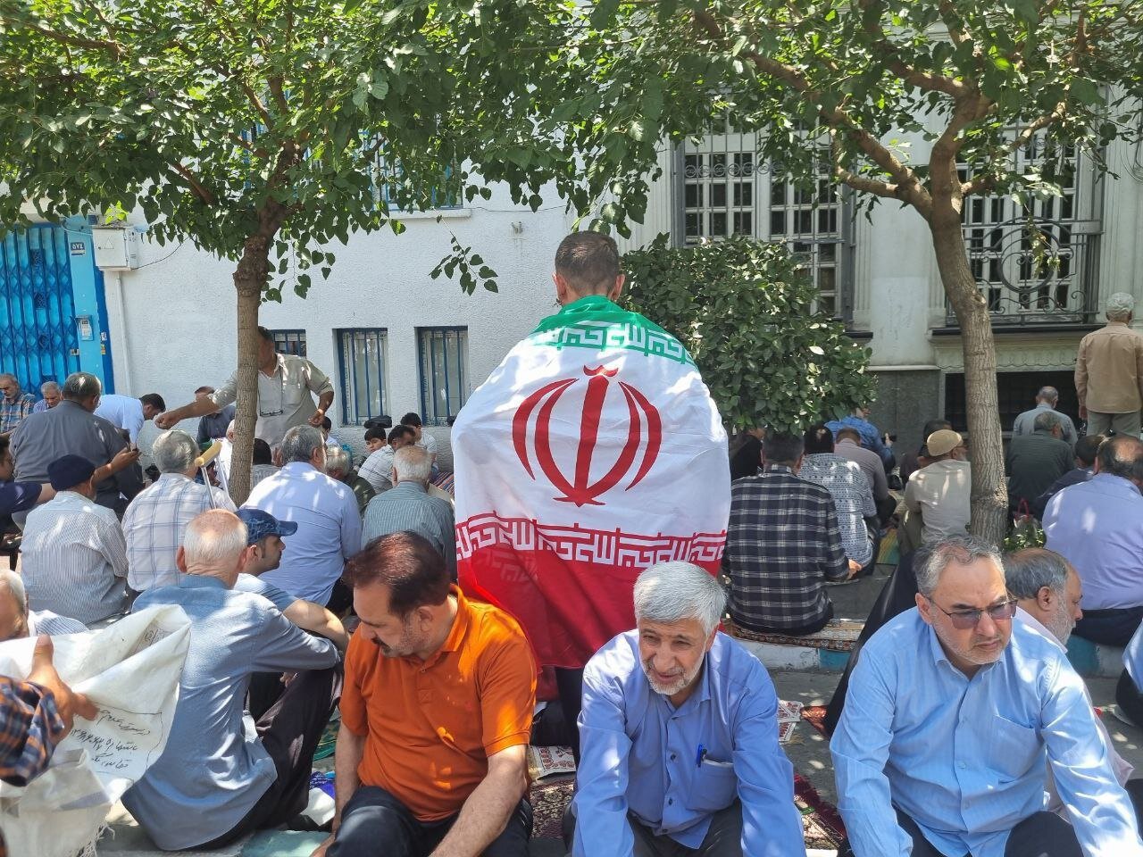 تصاویری از حضور تهرانی ها در نمازجمعه این هفته