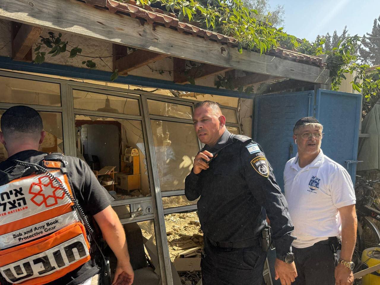 اولین تصاویر از خسارت موشکهای ایران به اسرائیل