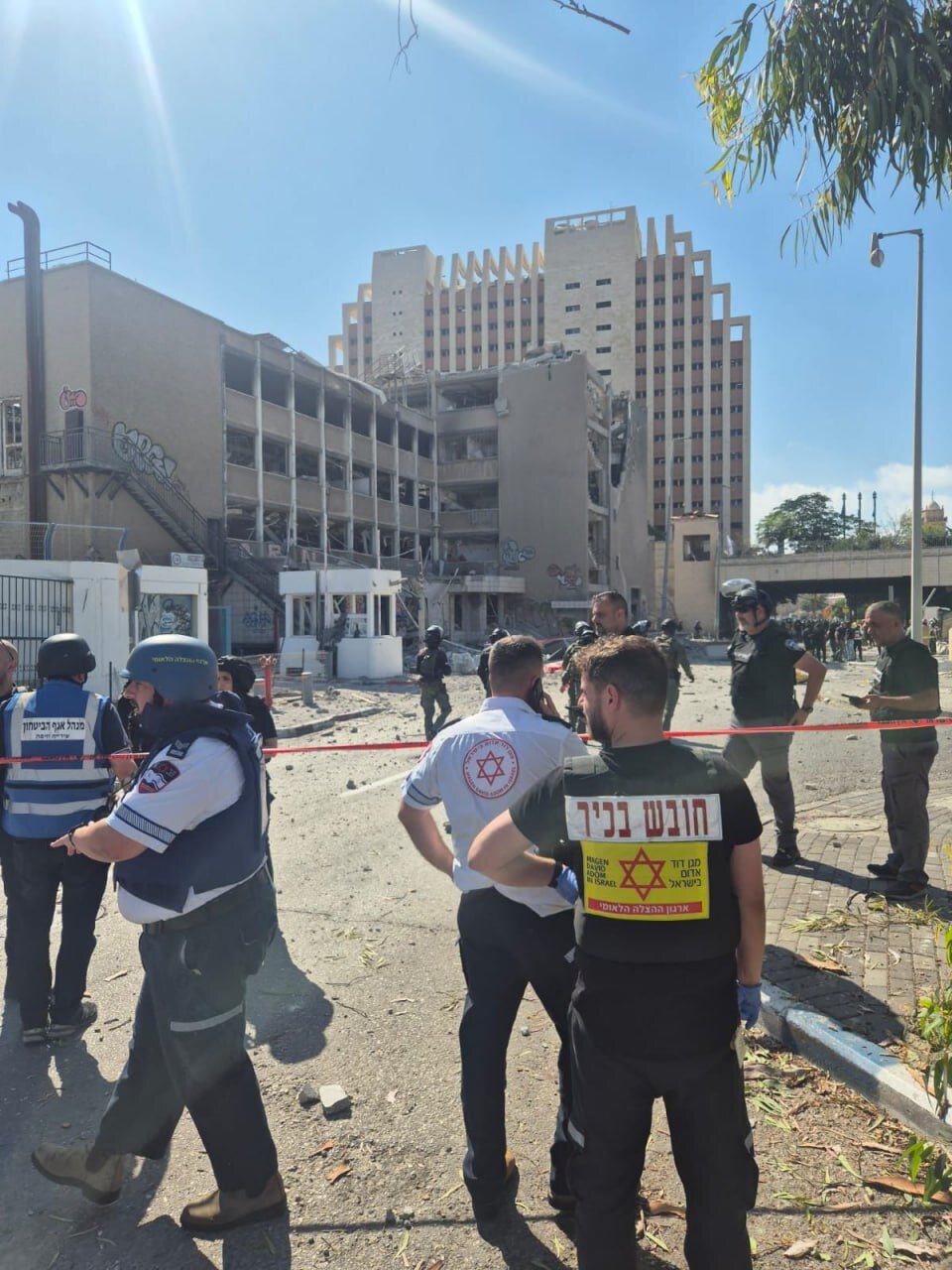 اولین تصاویر از خسارت موشکهای ایران به اسرائیل