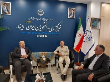 بازدید سرزده معاون رسانه‌ای وزیر ارشاد از ایسنا