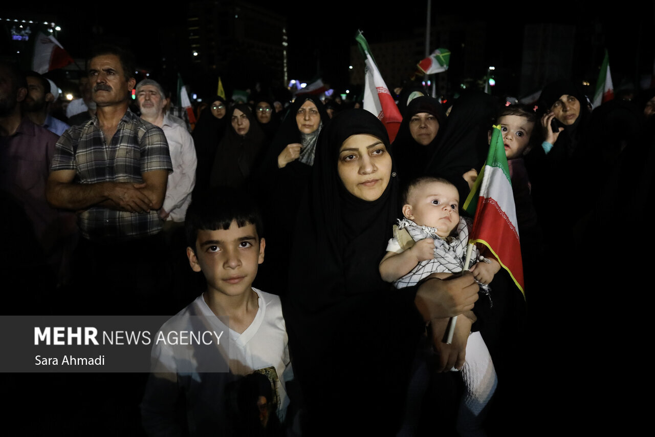 عکس های تجمع علیه آمریکا و اسرائیل در مشهد