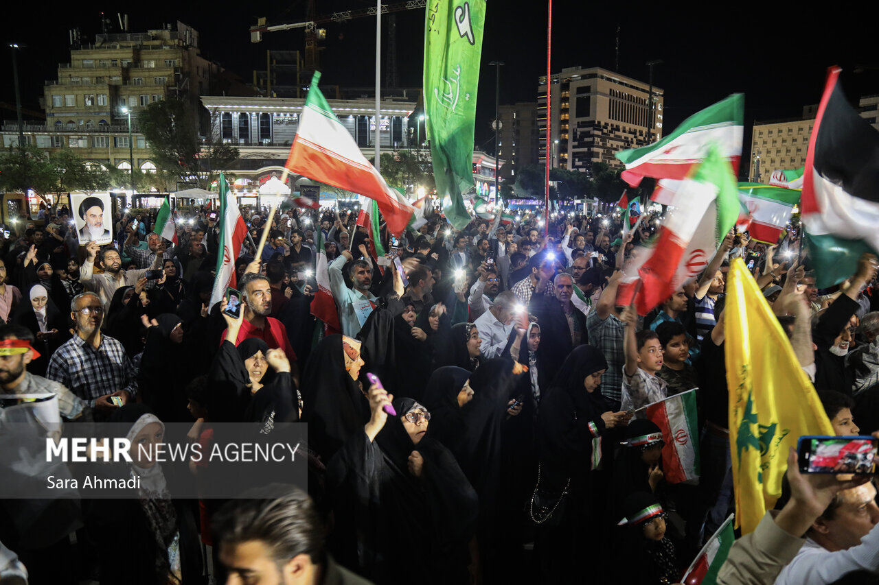 عکس های تجمع علیه آمریکا و اسرائیل در مشهد