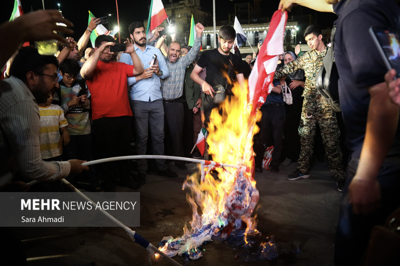 عکس های تجمع علیه آمریکا و اسرائیل در مشهد