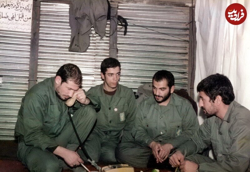 عکس/ سرلشکر باقری در کنار رحیمصفوی و عزیز جعفری در اتاق فرماندهی جنگ