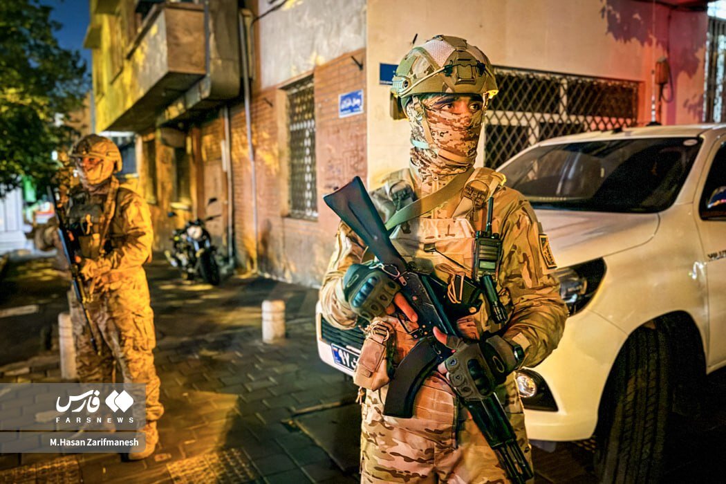 تصاویری از ایست و بازرسی بسیج در تهران