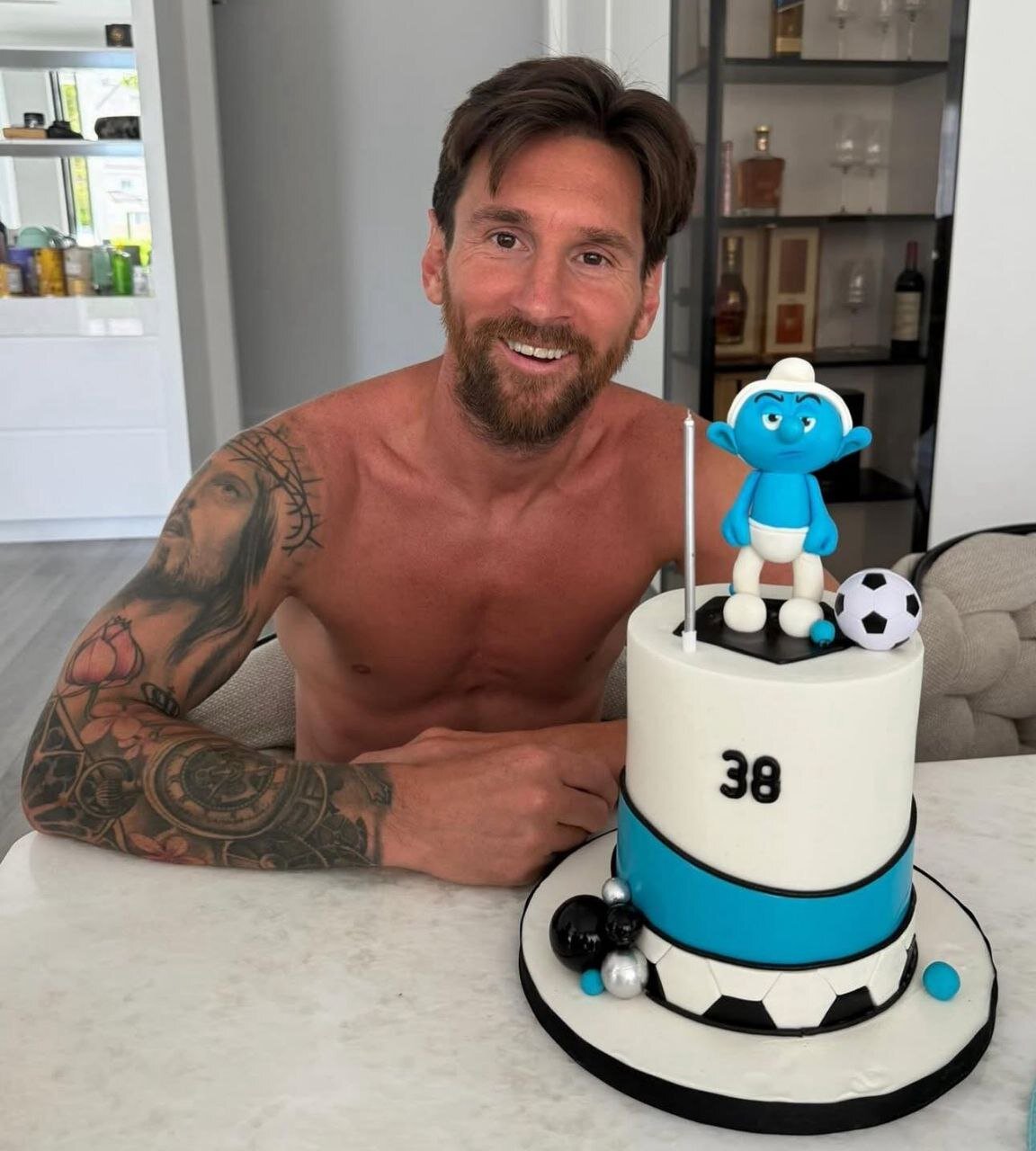 عکس | سورپرایز بامزه لیونل مسی برای تولد ۳۸ سالگی