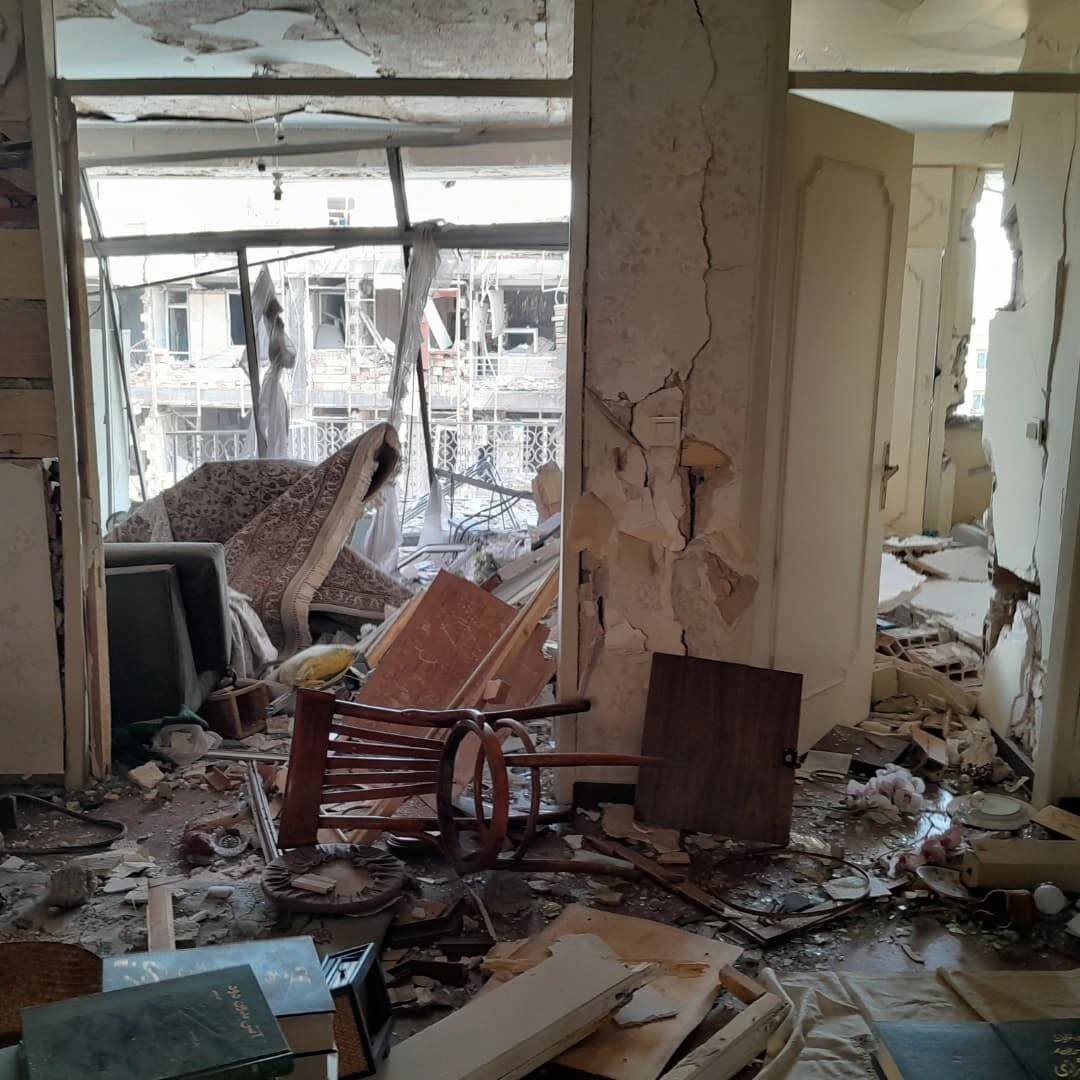 دفتر کار زندهیاد «اکبر رادی» در جنگ تخریب شد + عکس