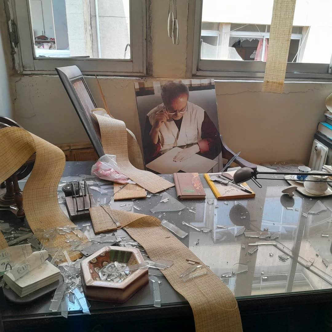 دفتر کار زندهیاد «اکبر رادی» در جنگ تخریب شد + عکس