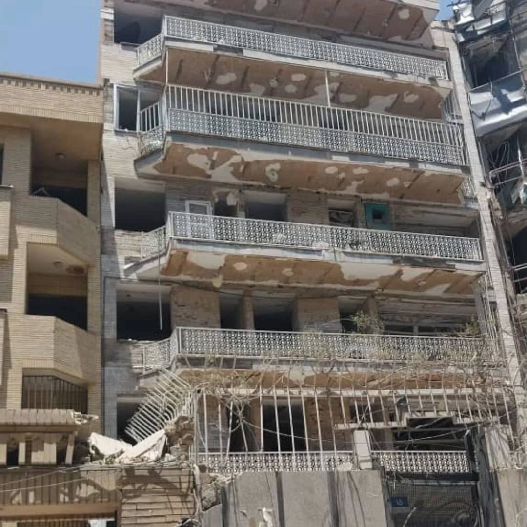 دفتر کار زندهیاد «اکبر رادی» در جنگ تخریب شد + عکس