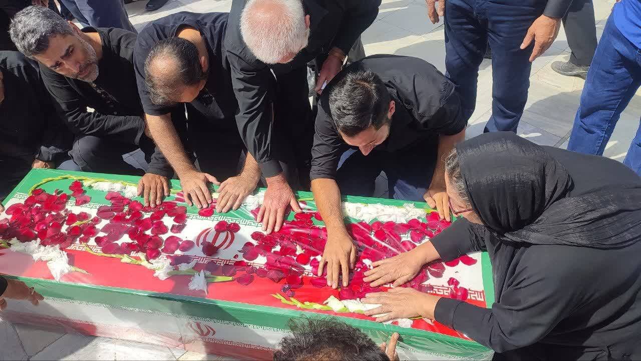 تشییع پیکر یک دانشمند هستهای در حمله اسرائیل + تصویر