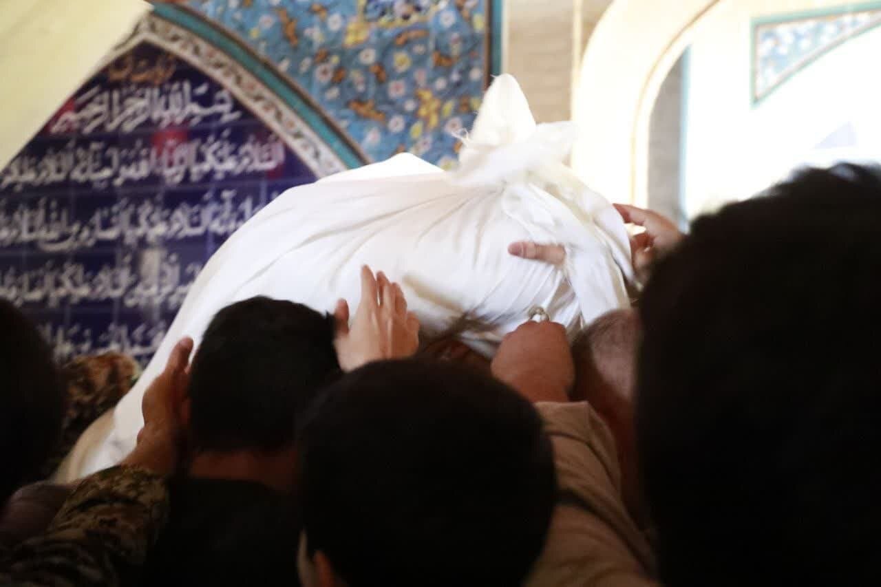 گزارش تصویری/ مراسم تشییع پیکر شهید والامقام حسین کمالی اردکانی گزارش تصویری/ مراسم تشییع پیکر شهید والامقام حسین کمالی اردکانی
