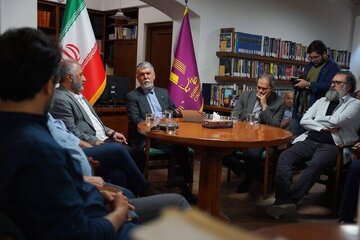 حتی اگر از مسئولان ناراحت هم هستید ایران را رها نکنید